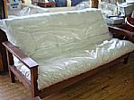 Futon plegable de 1,5 plazas con marco de pino.