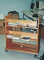 Carros portalibros de madera