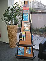 Exhibidores de madera