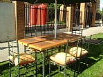 LINDOS MUEBLES DE TERRAZA CON SOMBRILLA