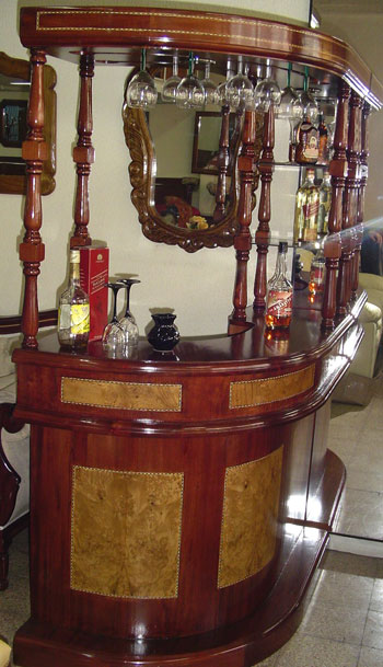 BAR CURVO MUEBLES FINOS BAR CURVO MUEBLES FINOS