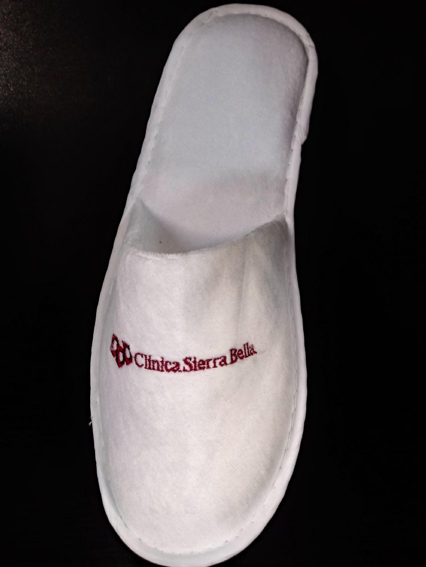 5. PANTUFLAS(slippers)PANTUFLAS(slippers)www.hotelamenities.cl - Jabón