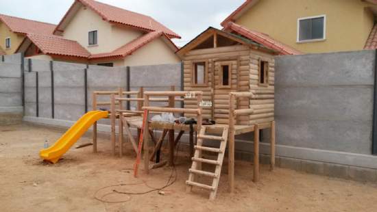 casa de muñecas con resbalin