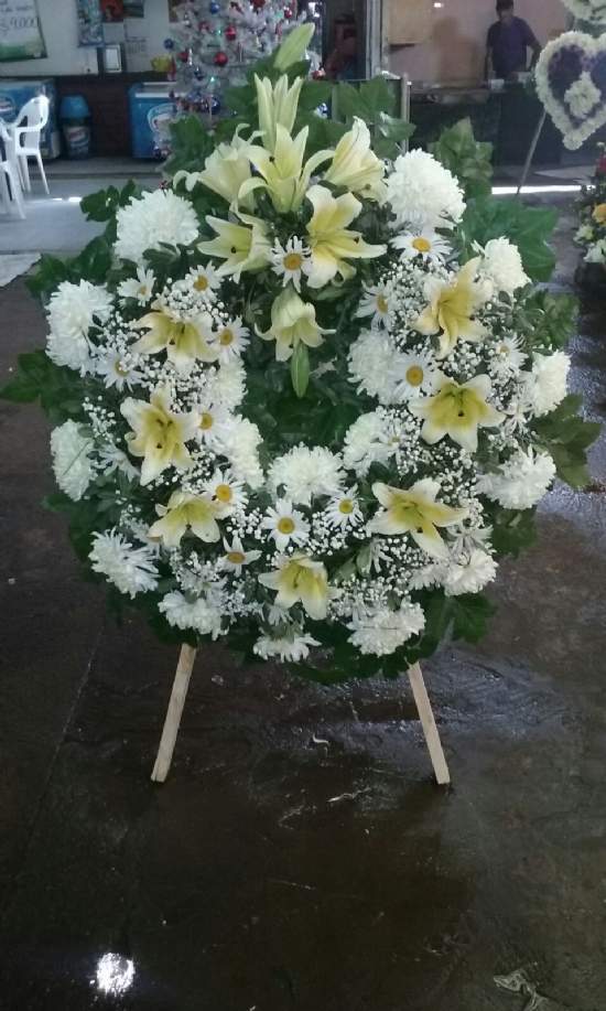 Coronas para Veloriowww.floreriajardinanita.cl florería, anita flores, jardín anita, rosas